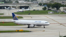 United Airlines now says maintenance issue, not a bird, caused cracked windshield