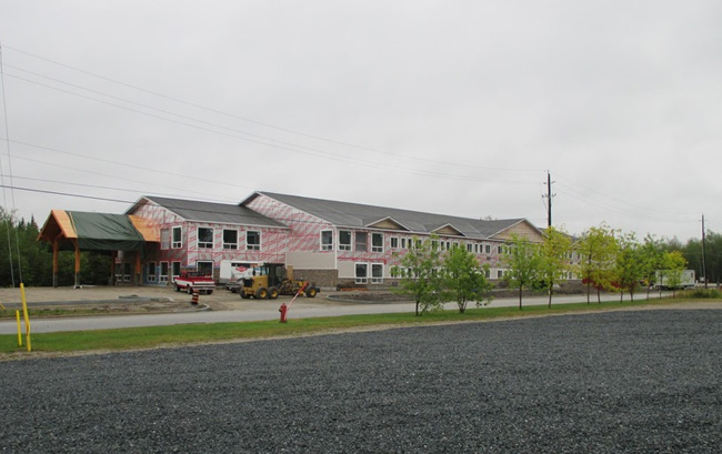 Ontario Days Inn hotel made out-of shipping containers