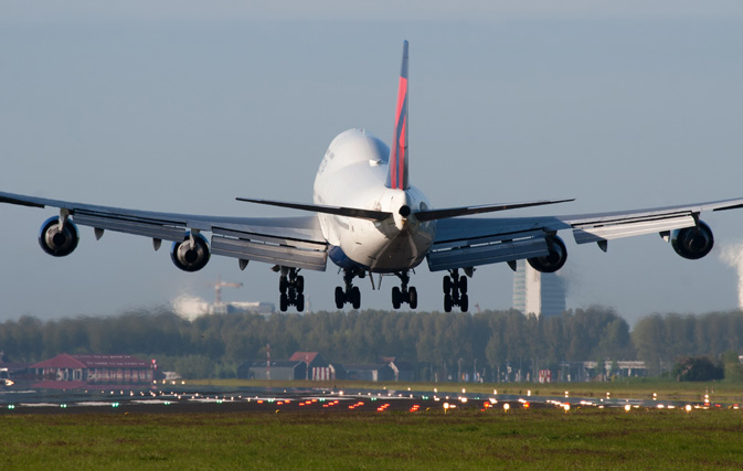 U.S. airlines on time rating improves from a year ago despite storms that caused long delays