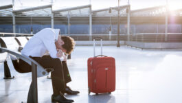 2,000 U.S. airport workers go on strike leading up to American Thanksgiving