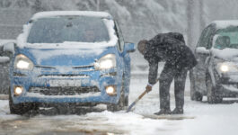 After Farmers' Almanac nasty winter prediction, United Airlines prepares for the worst