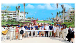 Pictured from left to right: Humberto Santana, Dreams Playa Mujeres Financial Manager; Jesus Guillen, Dreams Playa Mujeres Entertainment Manager; Nadia Hernandez, Dreams Playa Mujeres Human Resources Manager; Irene Prado, Dreams Playa Mujeres SalesDirector; Ricardo Bravo, Dreams Playa Mujeres General Manager; First Guests Kristin Charlton and Shadi Didi from Toronto, Canada; Gustavo Espinosa, Hermes Group; Saul Nuñez, Hermes Group Room Division Manager.