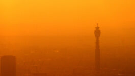 London mayor issues air pollution alert for first time