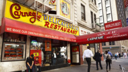 Thanks for the calories: NYC's Carnegie Deli says goodbye