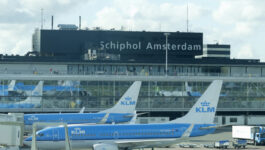 Dutch court nixes plan to reduce flights at Schiphol Airport