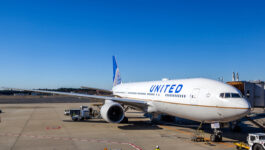 United rolls out Priority Boarding fee, but is it more of a carry-on fee?