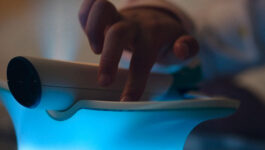 WestJet-created-a-nightlight-for-kids-that-tracks-their-parents-flight-home