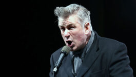 Alec-Baldwin-a-savvy-New-Yorker-gets-duped-by-classic-NYC-scam-2