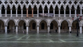 Mayor-closes-St.-Marks-Square-as-Venice-flooding-worsens-2