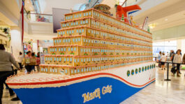 Set-your-eyes-on-Carnival-Cruise-Lines-1500-pound-gingerbread-cruise-ship