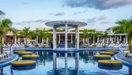 Video-shows-first-guests-returning-to-The-Grand-at-Moon-Palace-Cancun