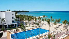 RIU celebrates 20 years in Jamaica