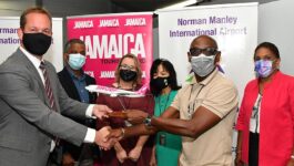 Jamaica welcomes Swoop’s inaugural flight to Kingston