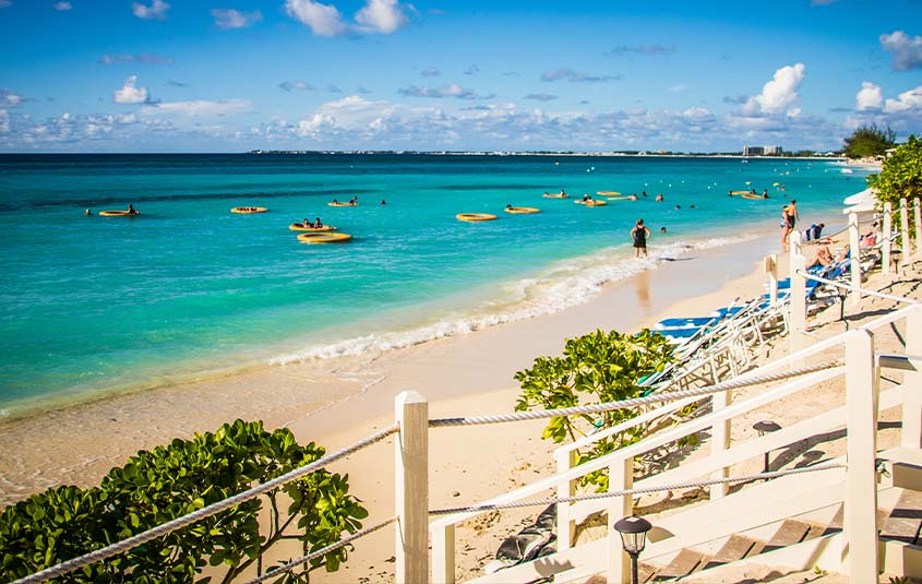 The Cayman Islands launches fall travel deals for Canadians