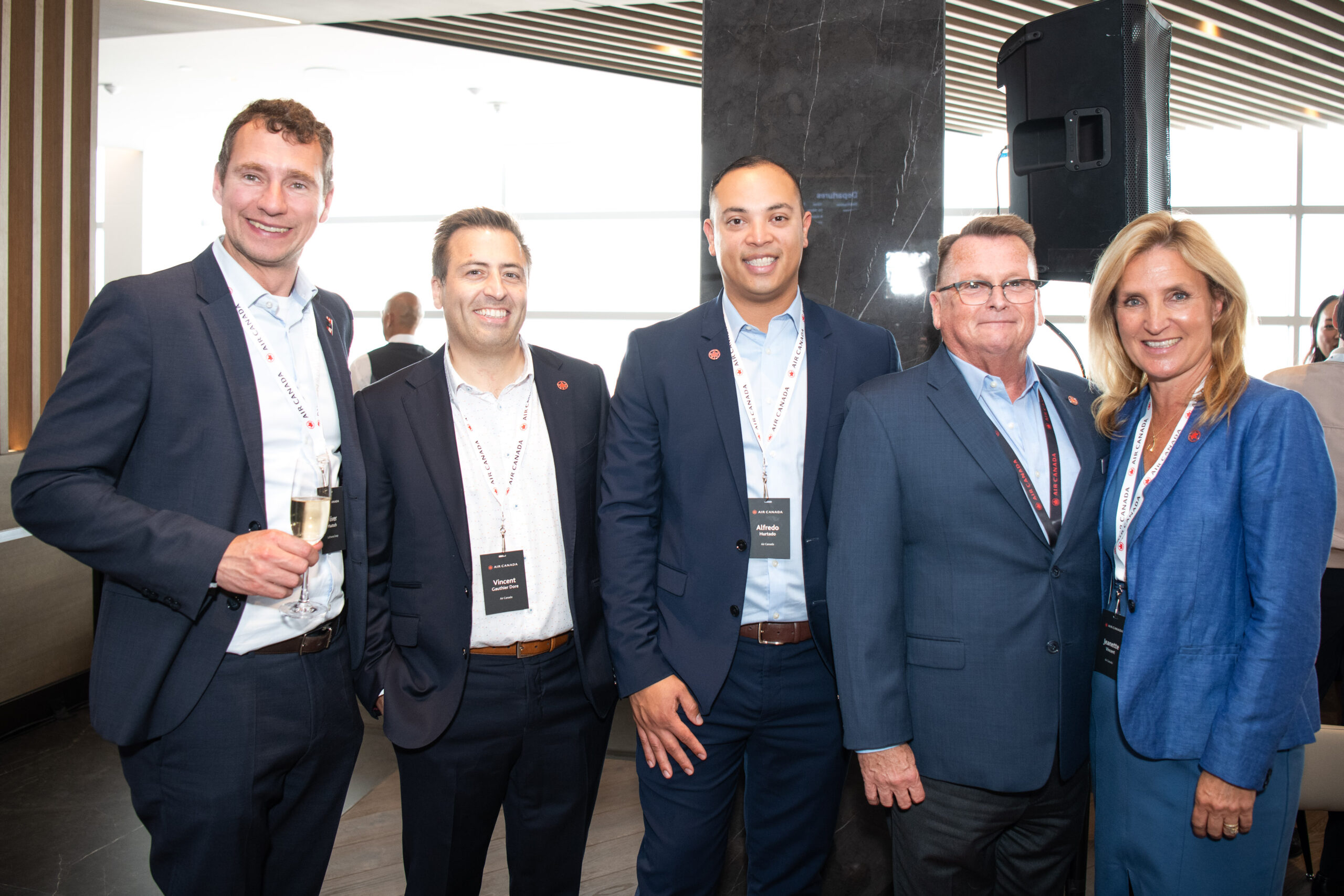 New Maple Leaf Lounge at SFO features Air Canada’s first outdoor terrace