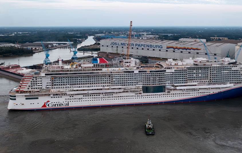 Carnival Jubilee reveals Texas star during float out